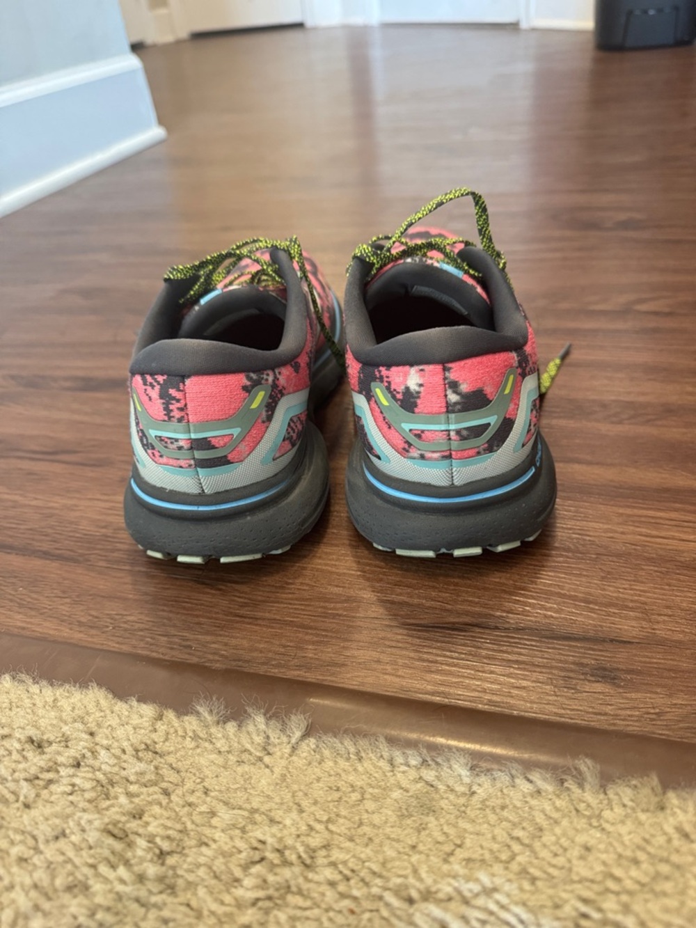 Brooks Women's Ghost 15 Running Shoes - Pink Camo with Yellow Accents - Picture 4 of 6